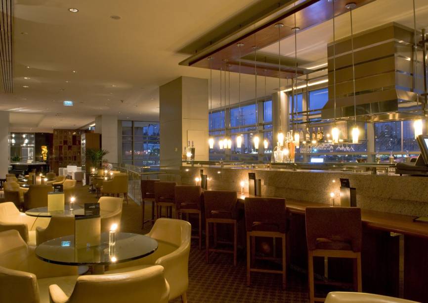 Bar Upstairs, no interior do Grand Hyatt Bar Upstairs, no interior do Grand Hyatt