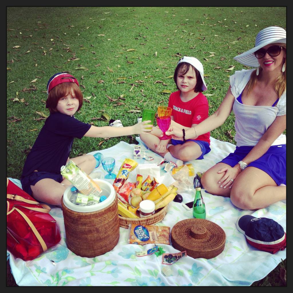 Felicidade é aproveitar o tempo com quem amamos (e fazer umas comprinhas, claro)