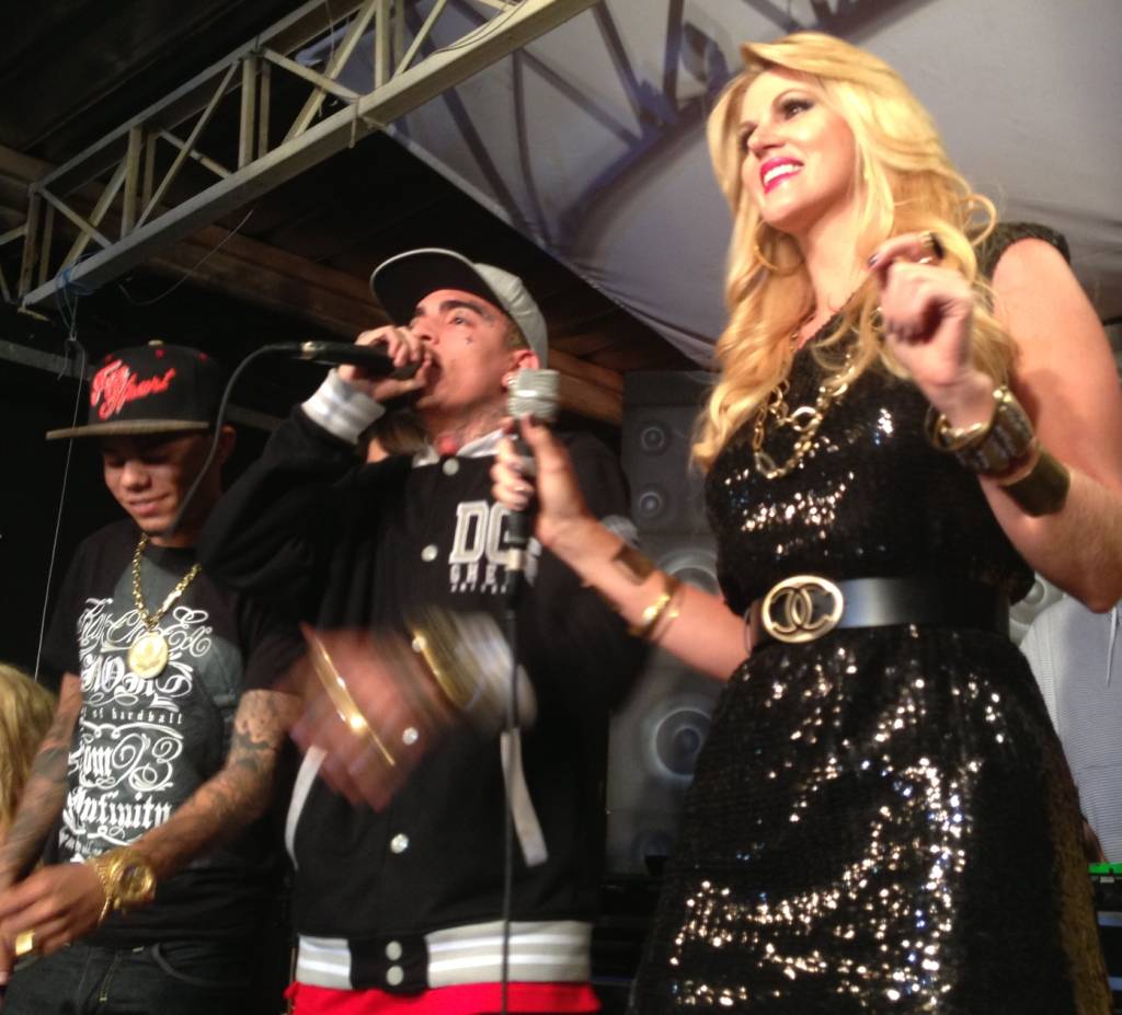 Mãe, empresária, queridinha da mídia e rica… vida agitada!