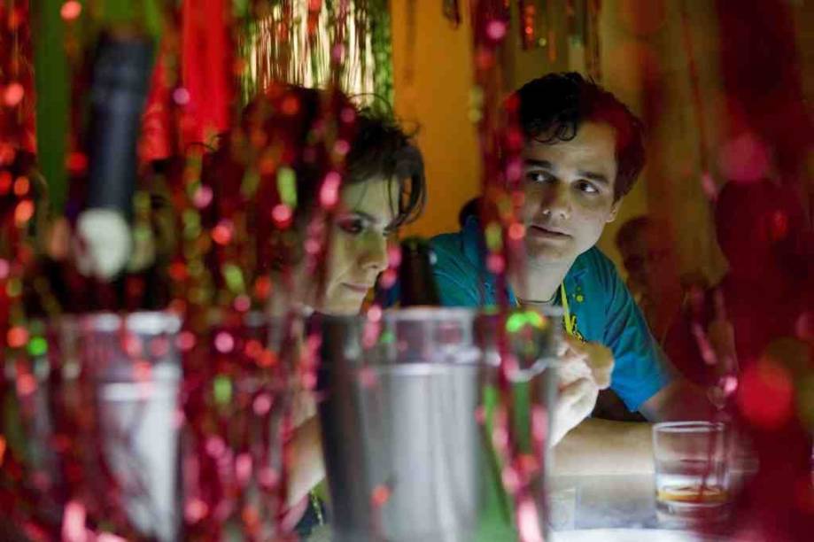 Vips: Wagner Moura está na pele de um golpista de elite Vips: Wagner Moura está na pele de um golpista de elite