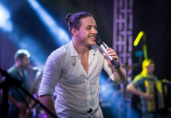 Wesley Safadão busca casa em Alphaville