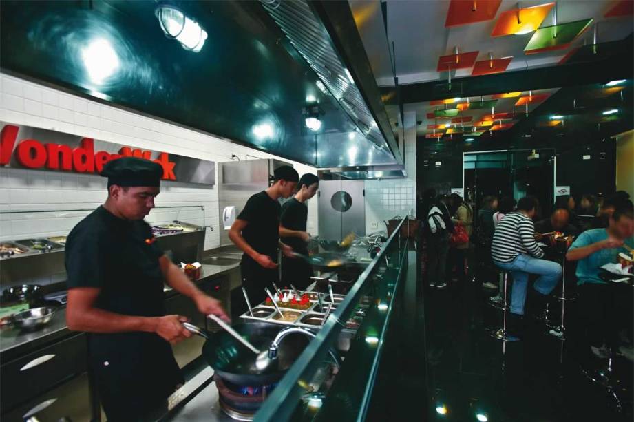 Os atendentes em ação Os atendentes em ação