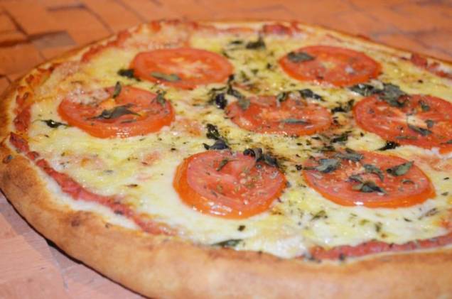 Zi Tereza di Napoli: pizzas assadas em forno a lenha Zi Tereza di Napoli: pizzas assadas em forno a lenha