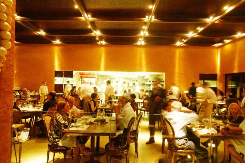 Série de jantares reúne chefs renomados e convidados internacionais