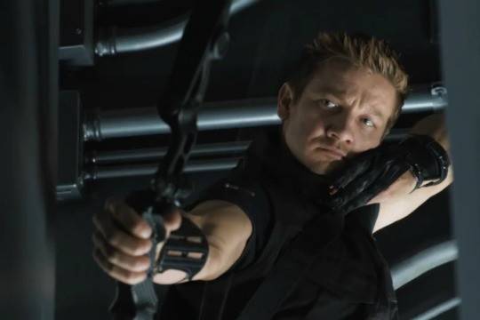 Jeremy Renner, astro da Marvel, sofre acidente e está em estado grave