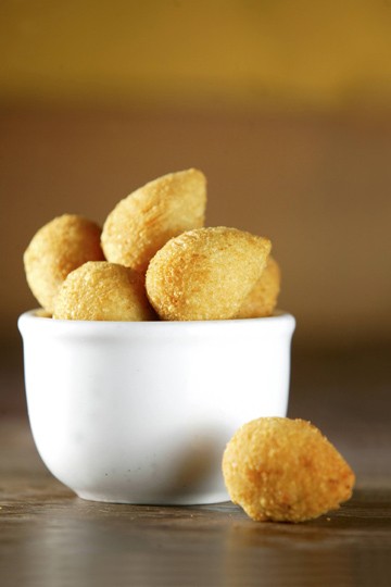 Coxinha (R$ 15,00), do Frangó: meia porção, com cinco unidades Coxinha (R$ 15,00), do Frangó: meia porção, com cinco unidades