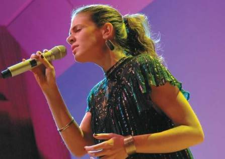 A cantora Mariana Aydar A cantora Mariana Aydar