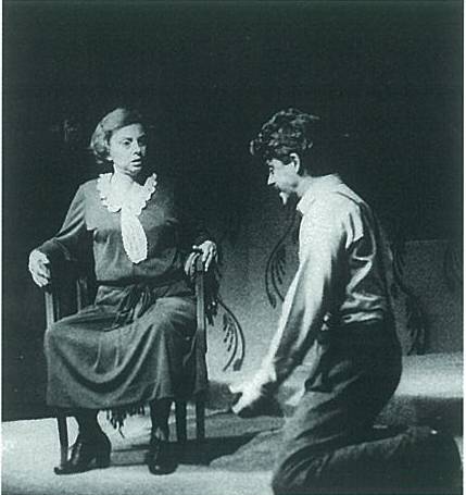 Beatriz Segall e Edwin Luisi na peça A Margem da Vida, de 1976 Beatriz Segall e Edwin Luisi na peça A Margem da Vida, de 1976