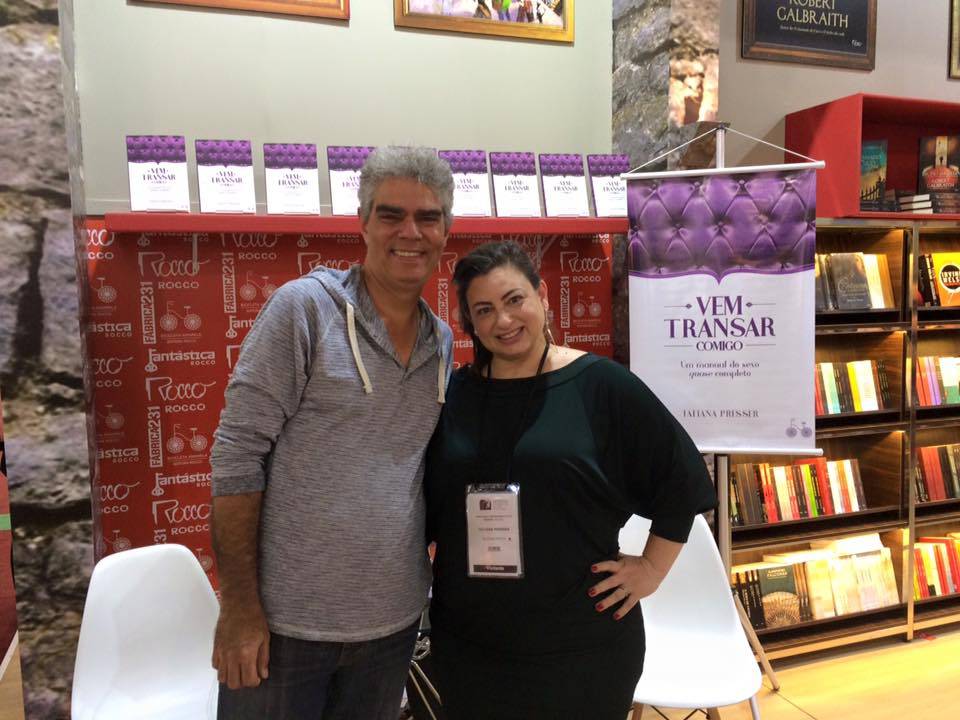 Chega “Vem Transar”, linha de cosméticos sensual baseada em livro