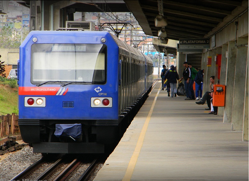 Passageiro irregular da CPTM morre ao ser atingido por trem