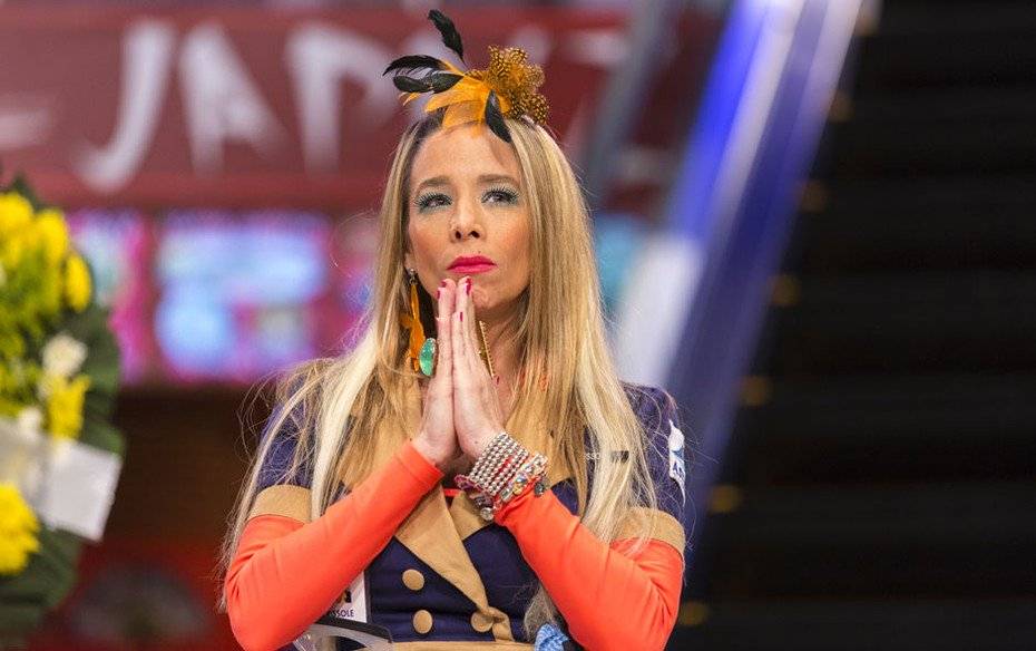 Danielle Winits e colunista Léo Dias armam barraco na internet