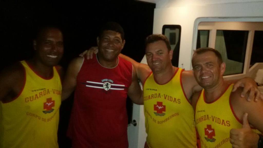 Pastor Valdemiro Santiago é resgatado em barco na Ilhabela