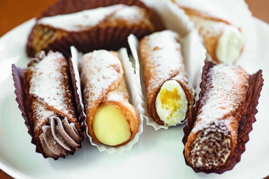 Isabel Bem Casados: cannoli com recheios como Nutella com castanha, creme p&acirc;tissier e ganache de chocolate