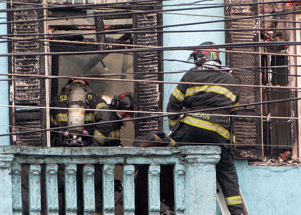 Incêndio atinge imóvel na 25 de Março na manhã desta terça (3)