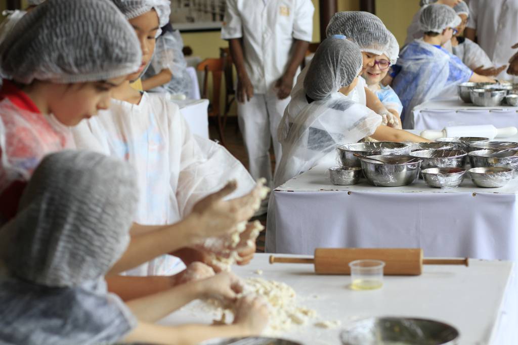 Restaurantes têm aulas de culinária para as férias da criançada