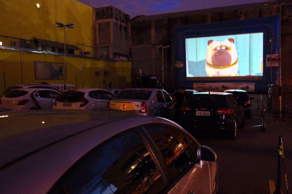 Rede Petz e VEJA SÃO PAULO promovem sessão drive-in