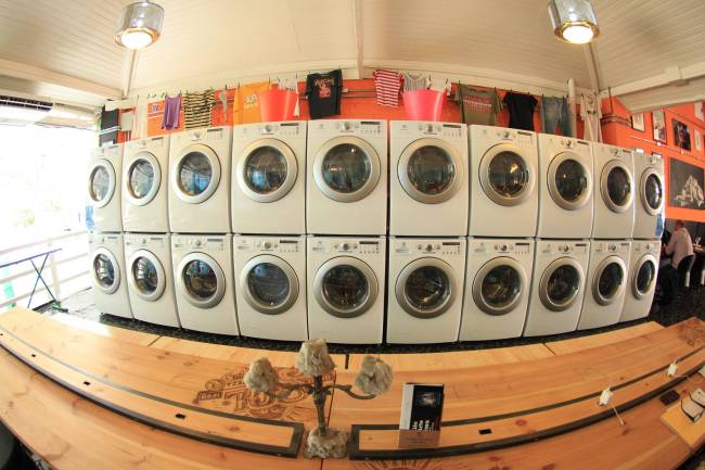 Laundry-Deluxe Laundry-Deluxe