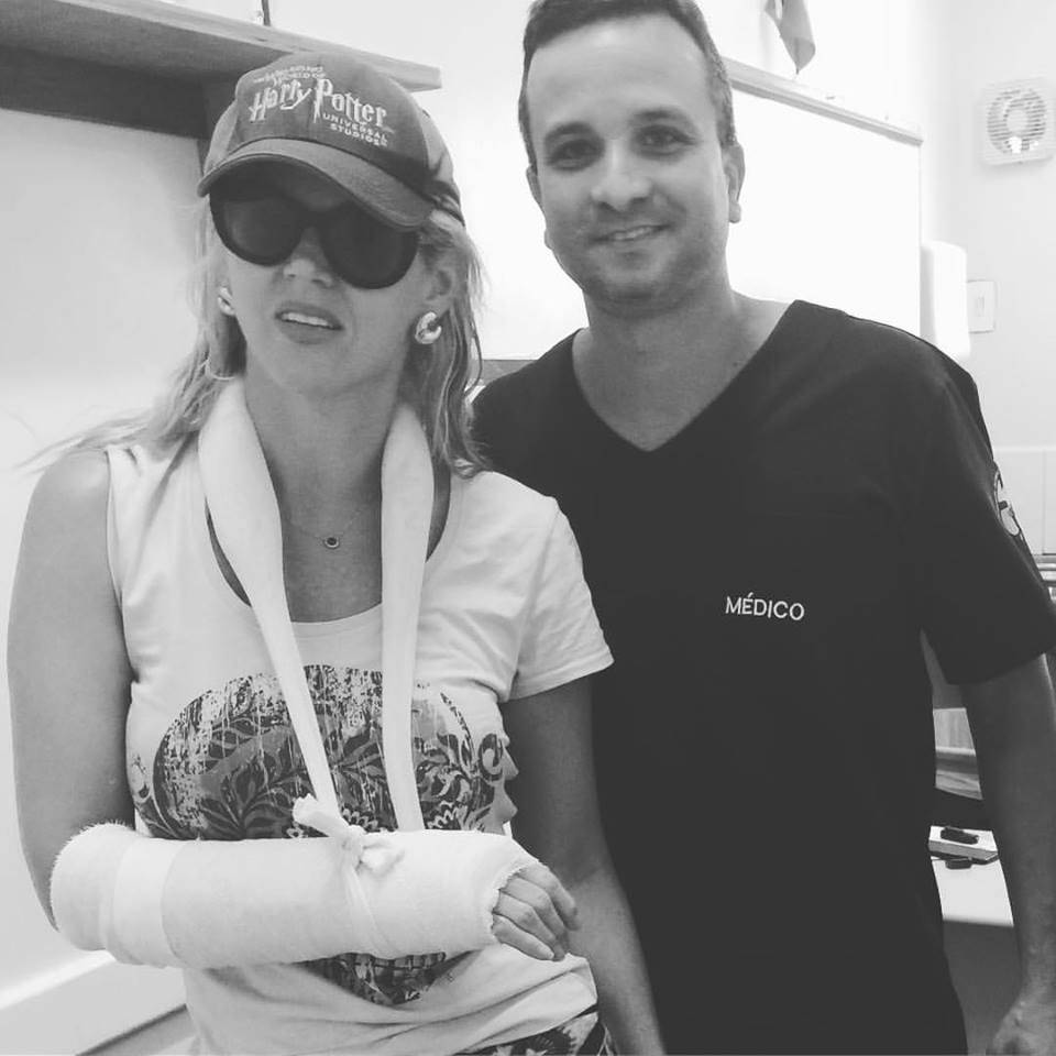 Val Marchiori lesiona mão em acidente com jet ski