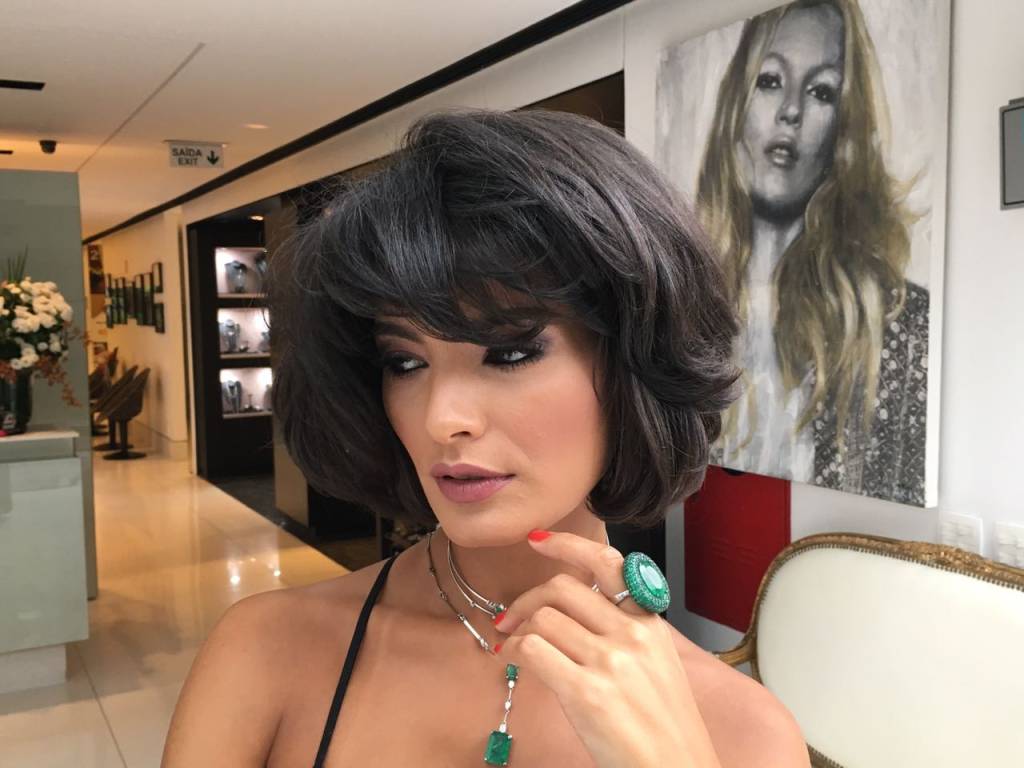 Novo corte ‘bob’ tem nuca batida e fios texturizados