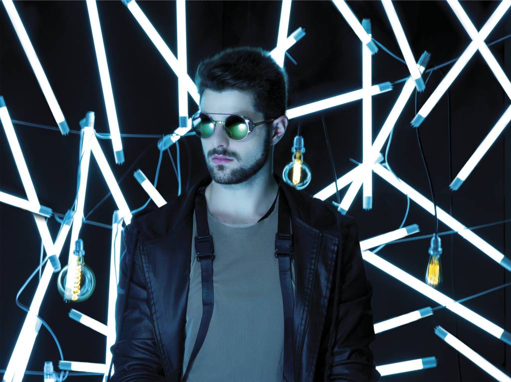 Chilli Beans lança coleção em parceria com o DJ Alok