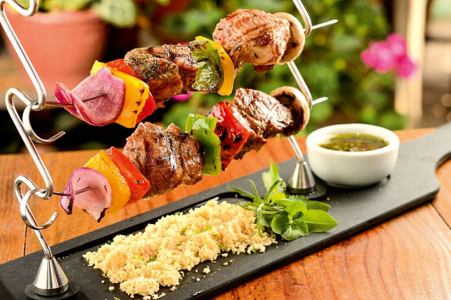 Brochettes de cordeiro