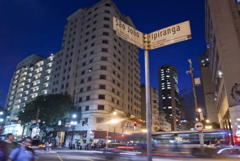 Moradores do centro relatam falta de luz nesta terça (21)