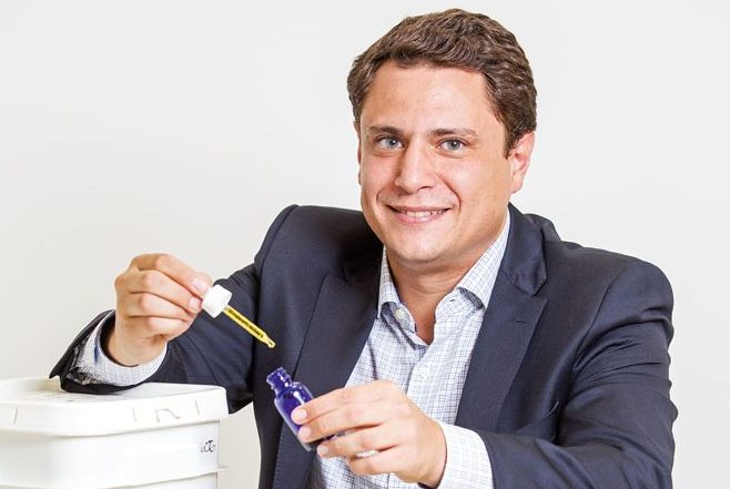 O advogado paulista que produz medicamentos à base de Cannabis