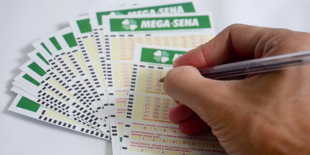 Mega-Sena acumula e pode pagar 40 milhões de reais nesta segunda (4)