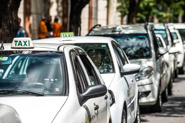 Quase 70 000 taxistas da capital se cadastram para receber auxílio