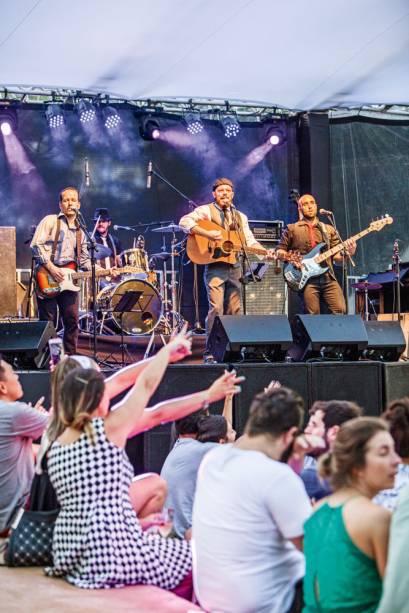 Domingo (5):&nbsp;<span>Folk it all, &agrave;s 15h</span>