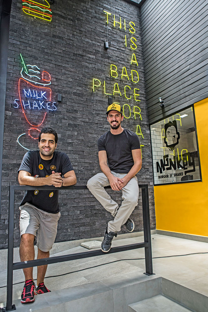 O trio de hamburguerias da Rua Diogo Jácome