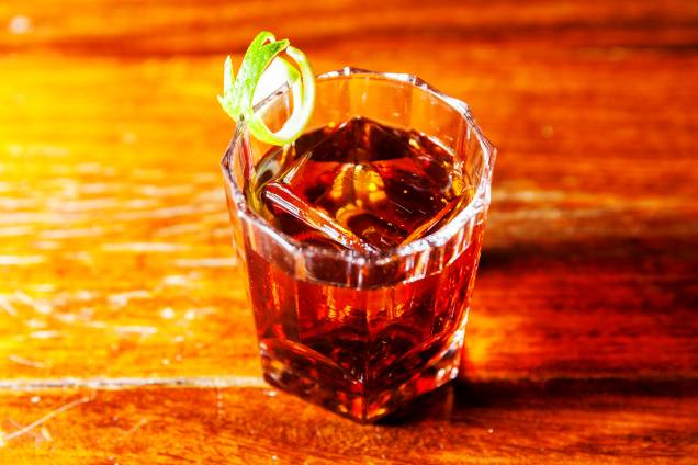 Negroni (R$ 30,00), do Frank Bar: drinque feito com gim, vermute tinto e campari Negroni (R$ 30,00), do Frank Bar: drinque feito com gim, vermute tinto e campari