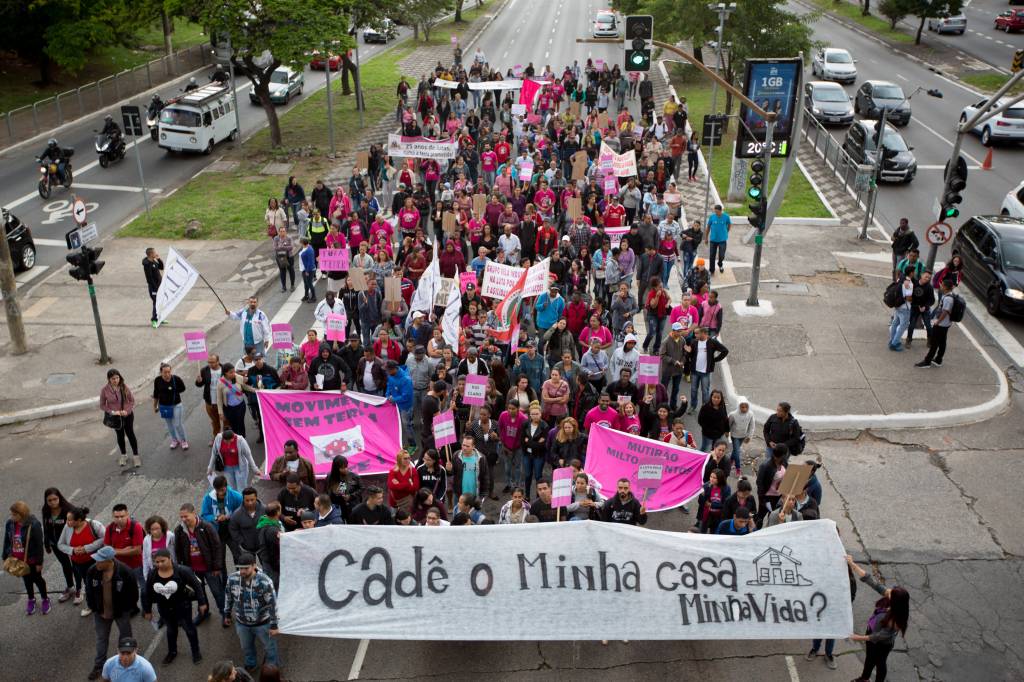 Protestos fecham vias da capital nesta manhã