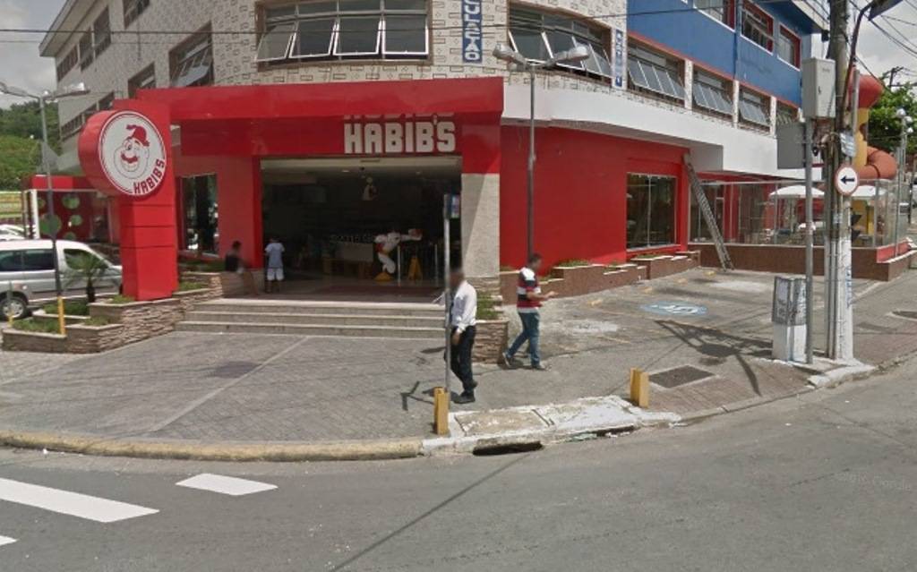 Garoto foi espancado por segurança do Habib’s, diz testemunha
