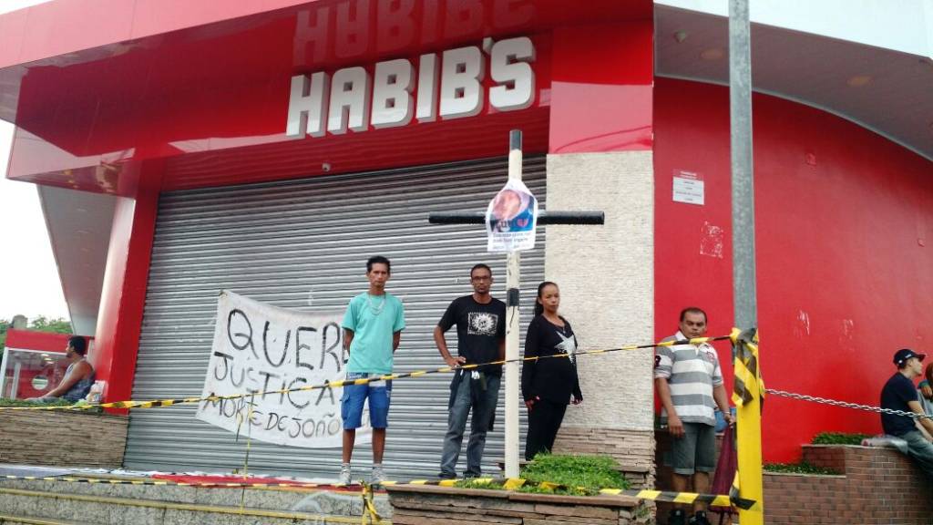 Polícia quer exumação de corpo de João Victor