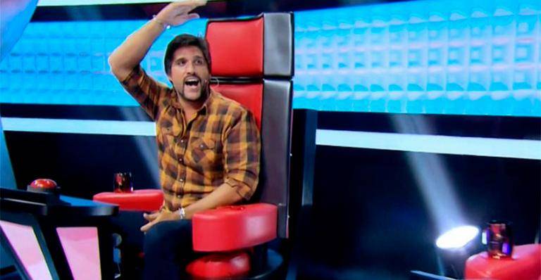 Sertanejo Leo quebra a regra e manda recado para irmão banido