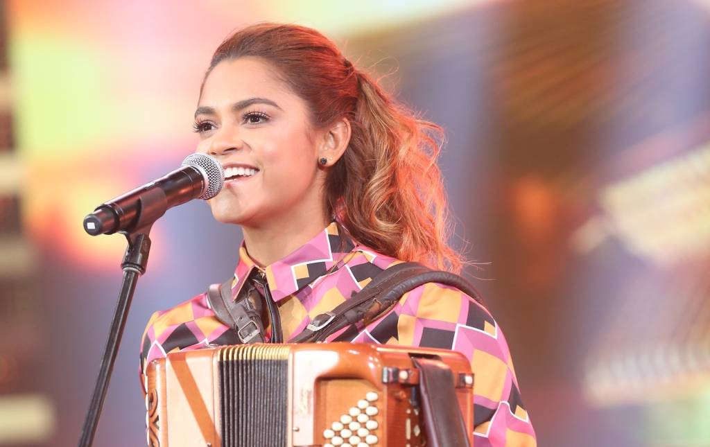 Lucy_Alves