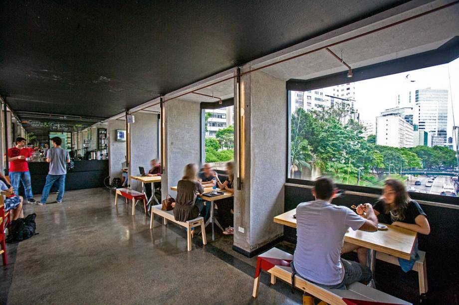 Isso &Eacute; Caf&eacute;: com vista para a Avenida 9 de Julho
