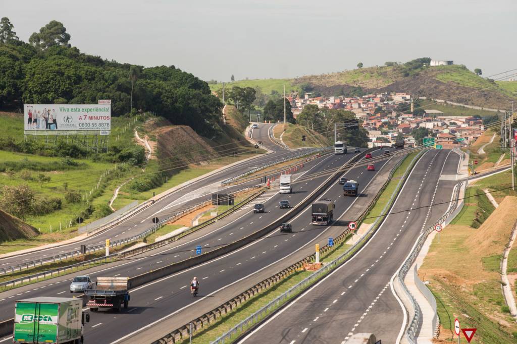 Acidentes provocam congestionamento na Raposo Tavares