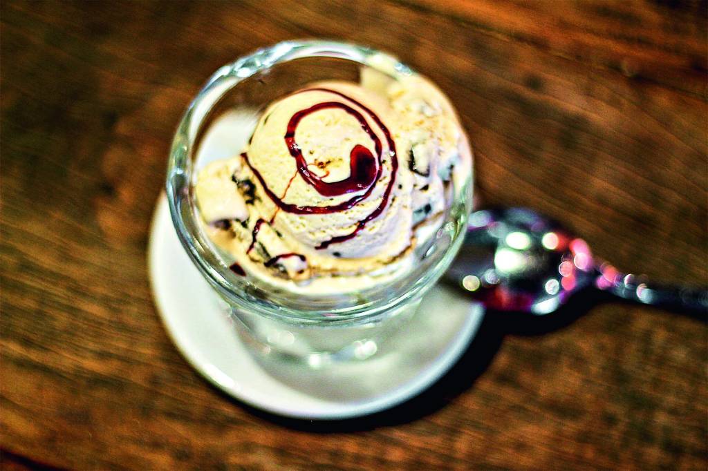 Uma lista com saborosos sorvetes artesanais