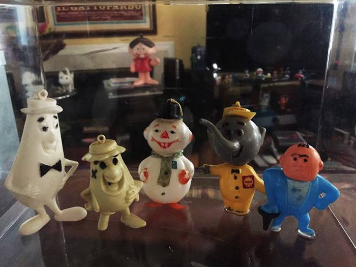 Doze brinquedos que vieram como brinde promocional