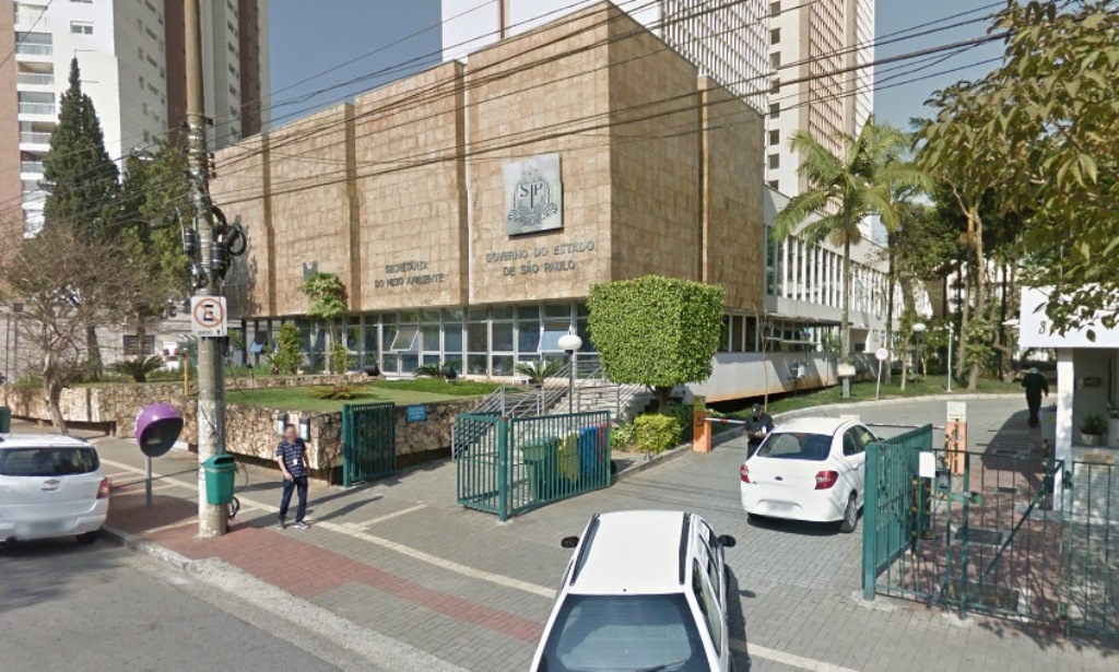 Bandidos explodem caixas eletrônicos no prédio da Cetesb