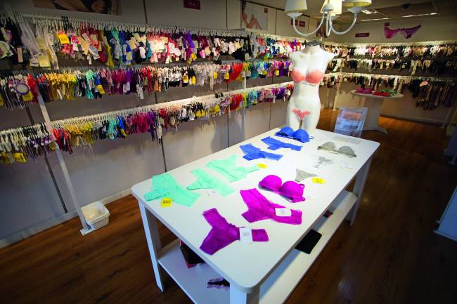 São Paulo, SP 17/04/2017 OUTLETS -Loja Outlet Lingerie. Foto: Leo Martins