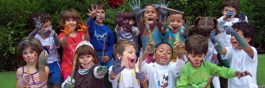 Colégio Joana D´arc: aula de pintura Colégio Joana D´arc: aula de pintura