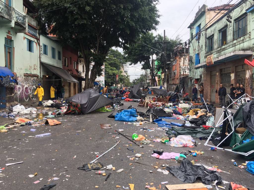 Polícia acaba com o “feirão” de drogas em ação na Cracolândia