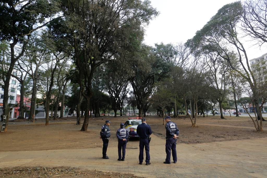 Cracolândia sai da Praça Princesa Isabel
