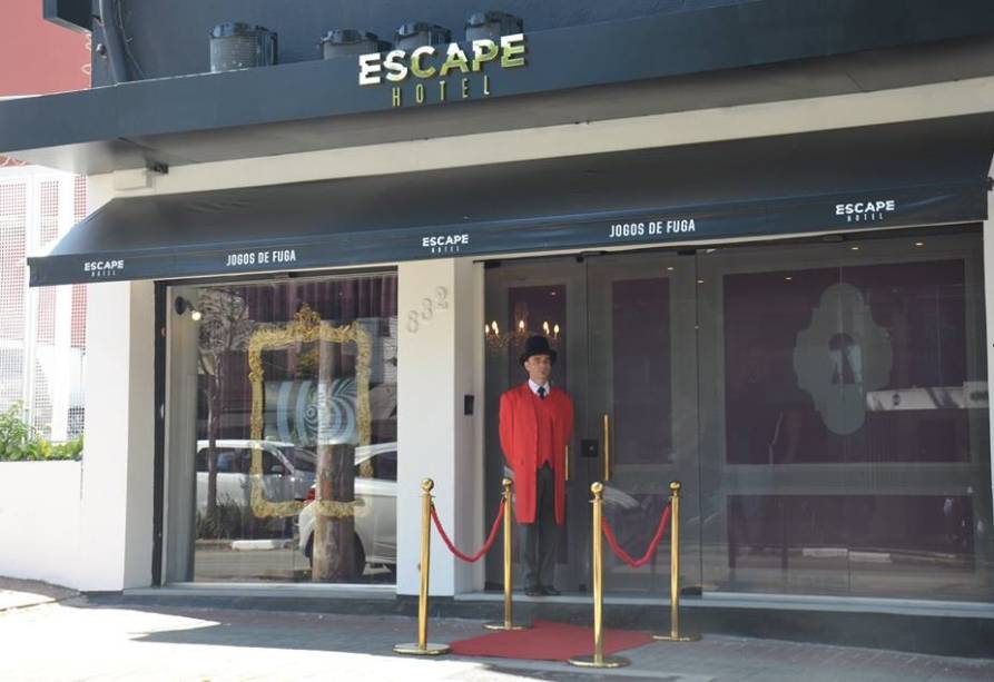 Escape Hotel: entrada Escape Hotel: entrada