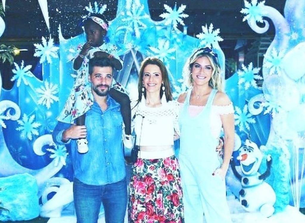 Titi ganha festa de aniversário com o tema da animação Frozen