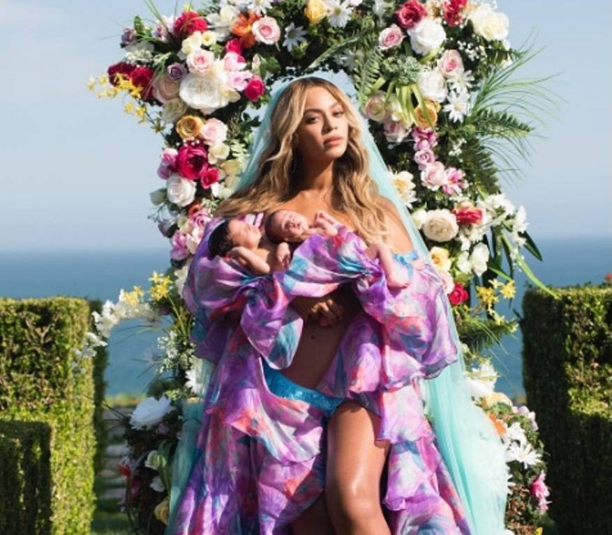 Beyoncé divulga primeira foto dos filhos gêmeos