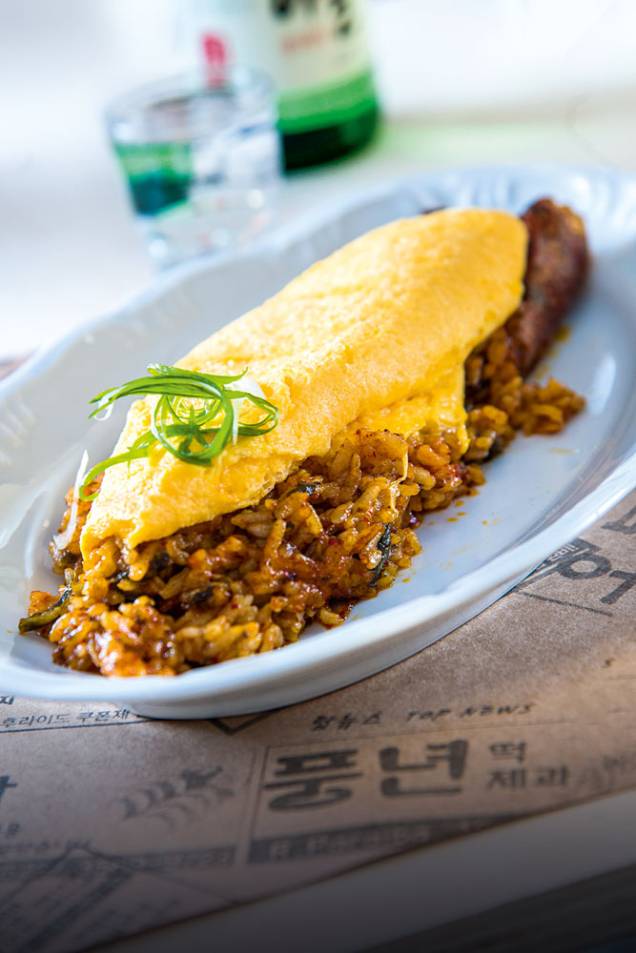 Omelete: vai por cima do arroz no Komah Omelete: vai por cima do arroz no Komah